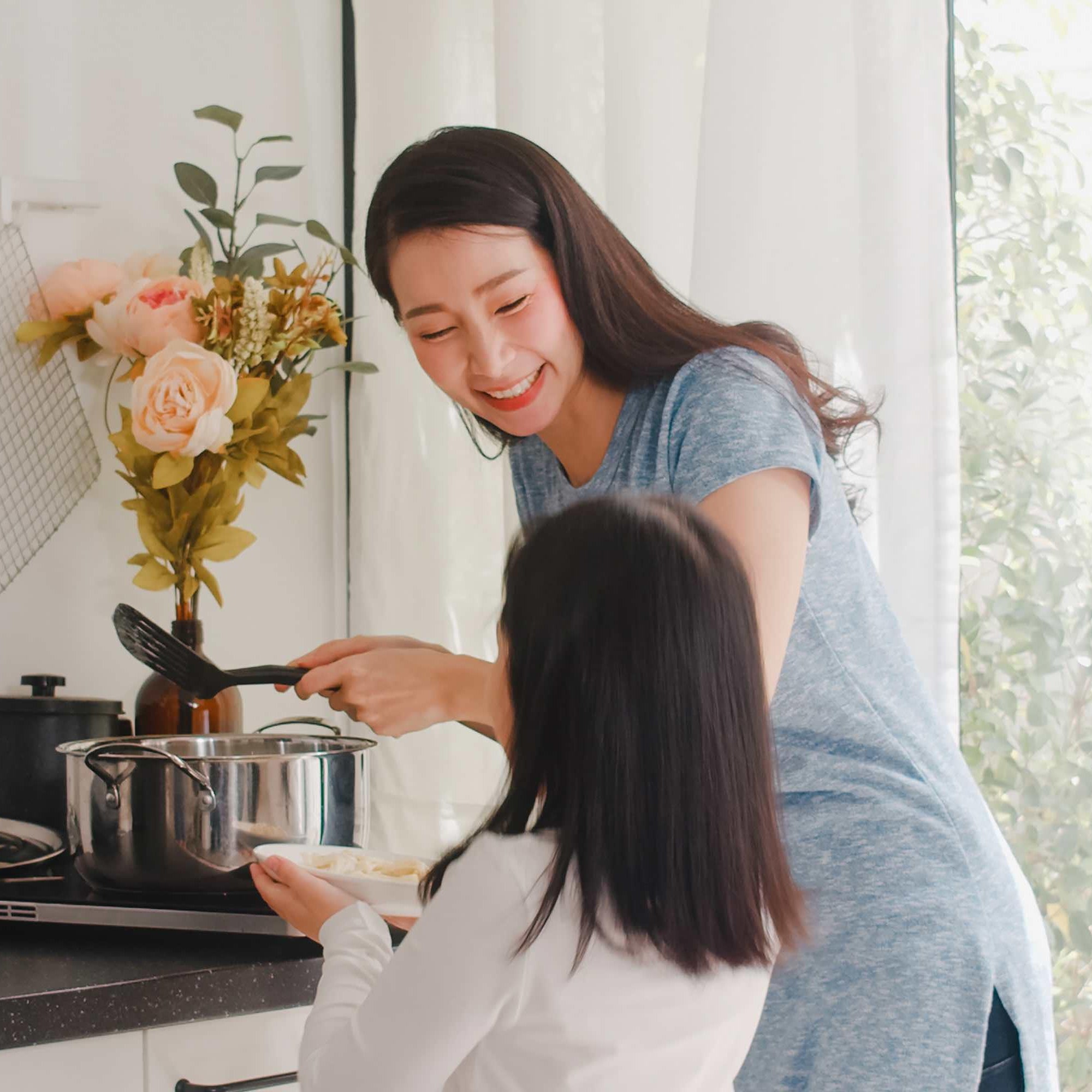 5 Food and Recipes to Bond with Your Child in the Kitchen - Kuvings.my