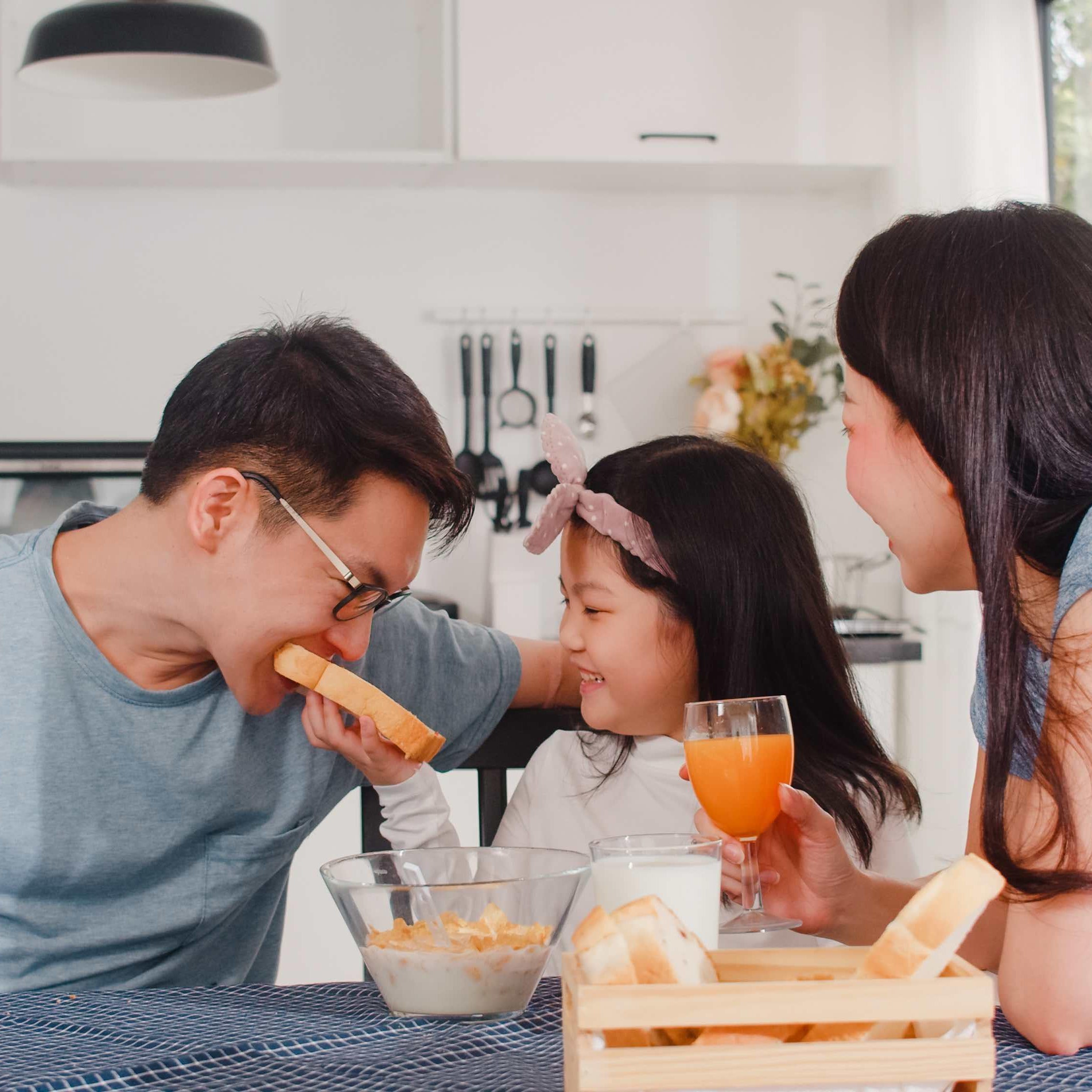 Understanding Nutrition For Your Little Ones : Tips to Start Inculcating Healthy Eating Habits From Young - Kuvings.my